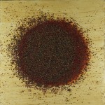 Eclissi, cm 100×100, pepe arcobaleno, grani di pepe rosso, paprika piccante, curcuma e resina su tela, 2014