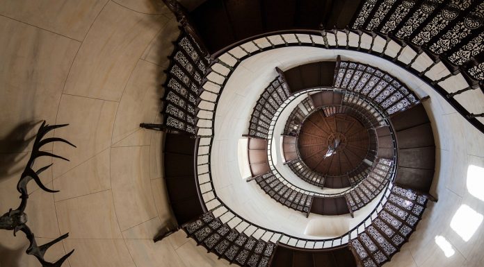 “Farràgine” di Marco Amore, “libromassa” fra politica e…amore "Farràgine" di Marco Amore, "libromassa" fra politica e...amore