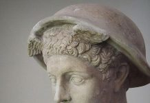 Le “Rovine” di Gabriele Tinti, poesie per statuaria classica Le "Rovine" di Gabriele Tinti, poesie per statuaria classica