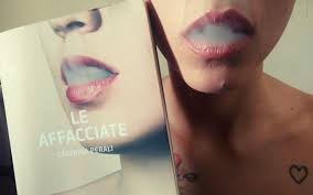 Caterina Perali con uno stile diretto e crudo e una buona dose di ironia dci fa riflettere sulla nostra capacità di ammetterei di essere creature fragili